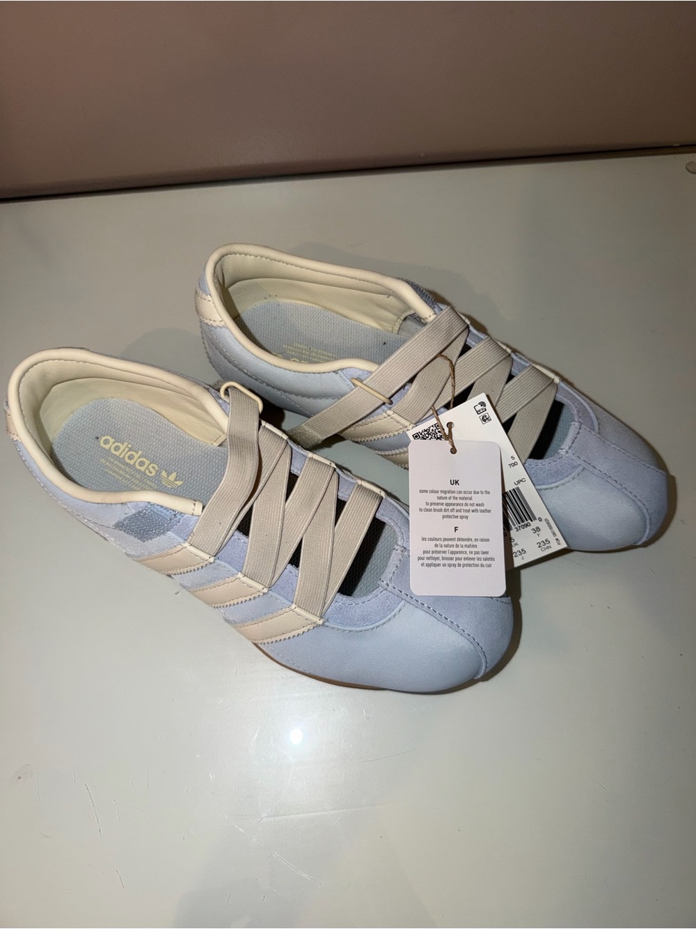 adidas Women’s Pale Blue Sneakers with Cream Straps - Picture 4 of 4